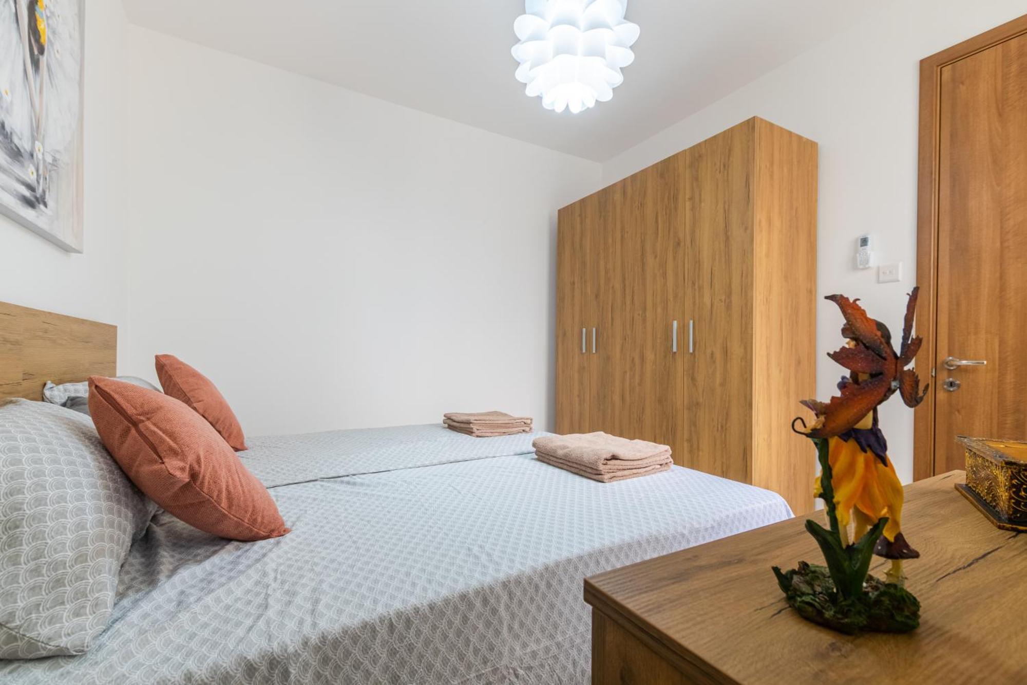 Spacious Brand New 3 Bdr 2bth Bugibba