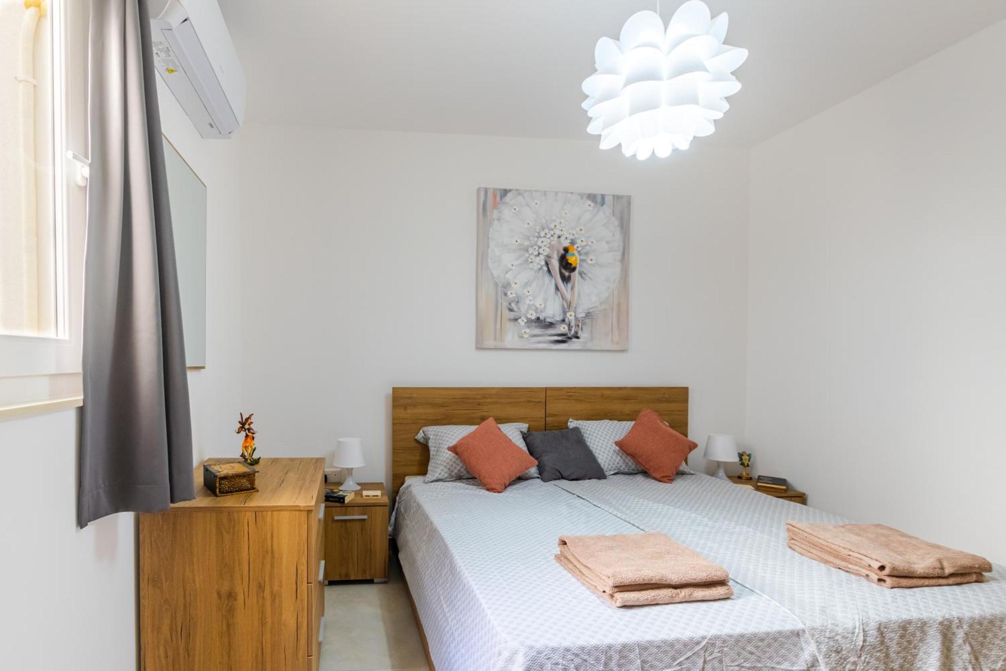 Spacious Brand New 3 Bdr 2bth Bugibba Apartment *