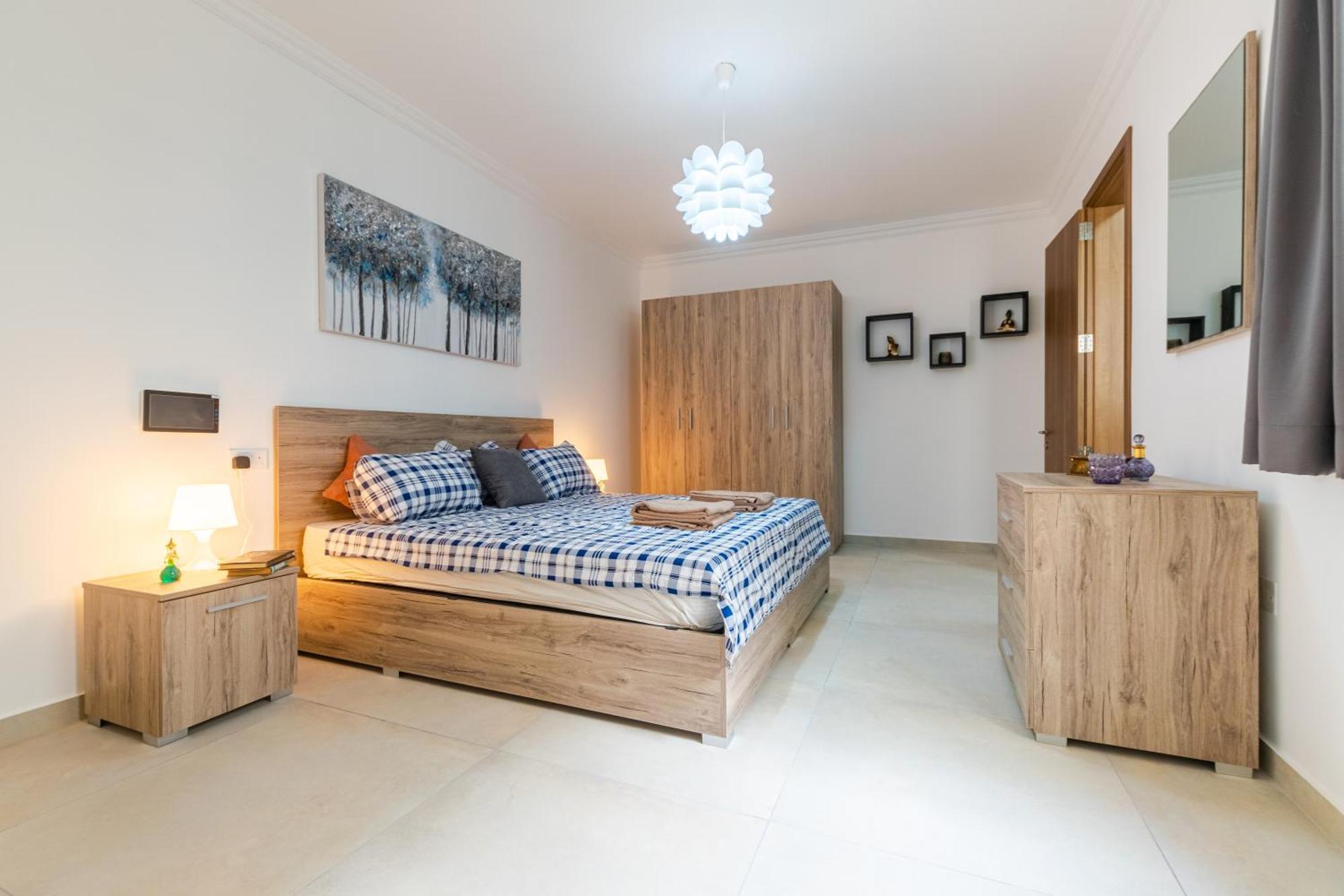 Spacious Brand New 3 Bdr 2bth Bugibba Apartment