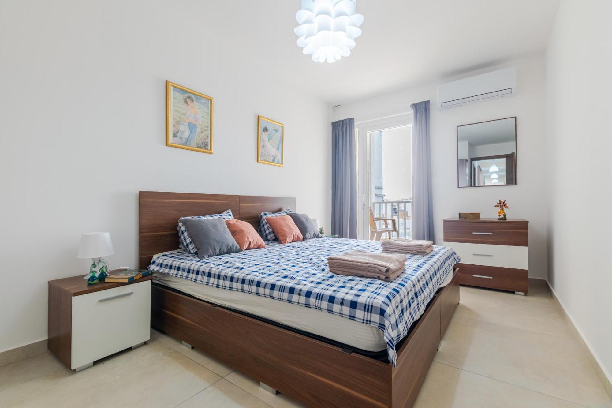 Spacious Brand New 3 Bdr 2bth Bugibba Apartment St. Paul's Bay