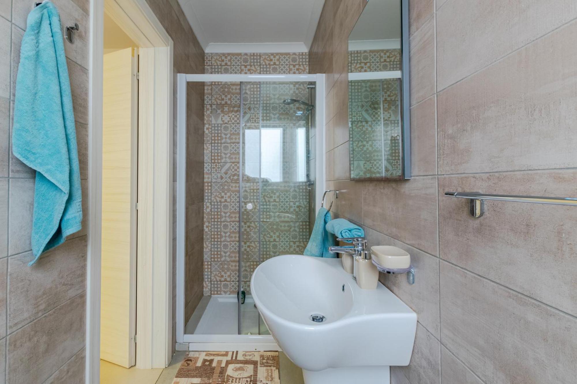 Spacious Brand New 3 Bdr 2bth Bugibba Apartment